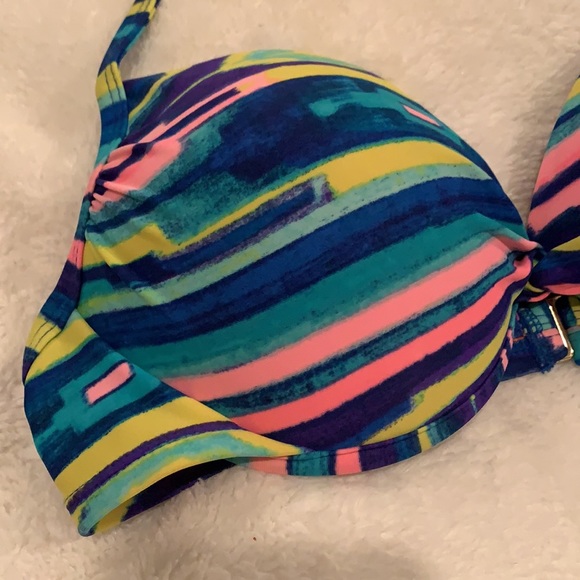 Xhilaration multi-colored bikini top - Picture 2 of 10